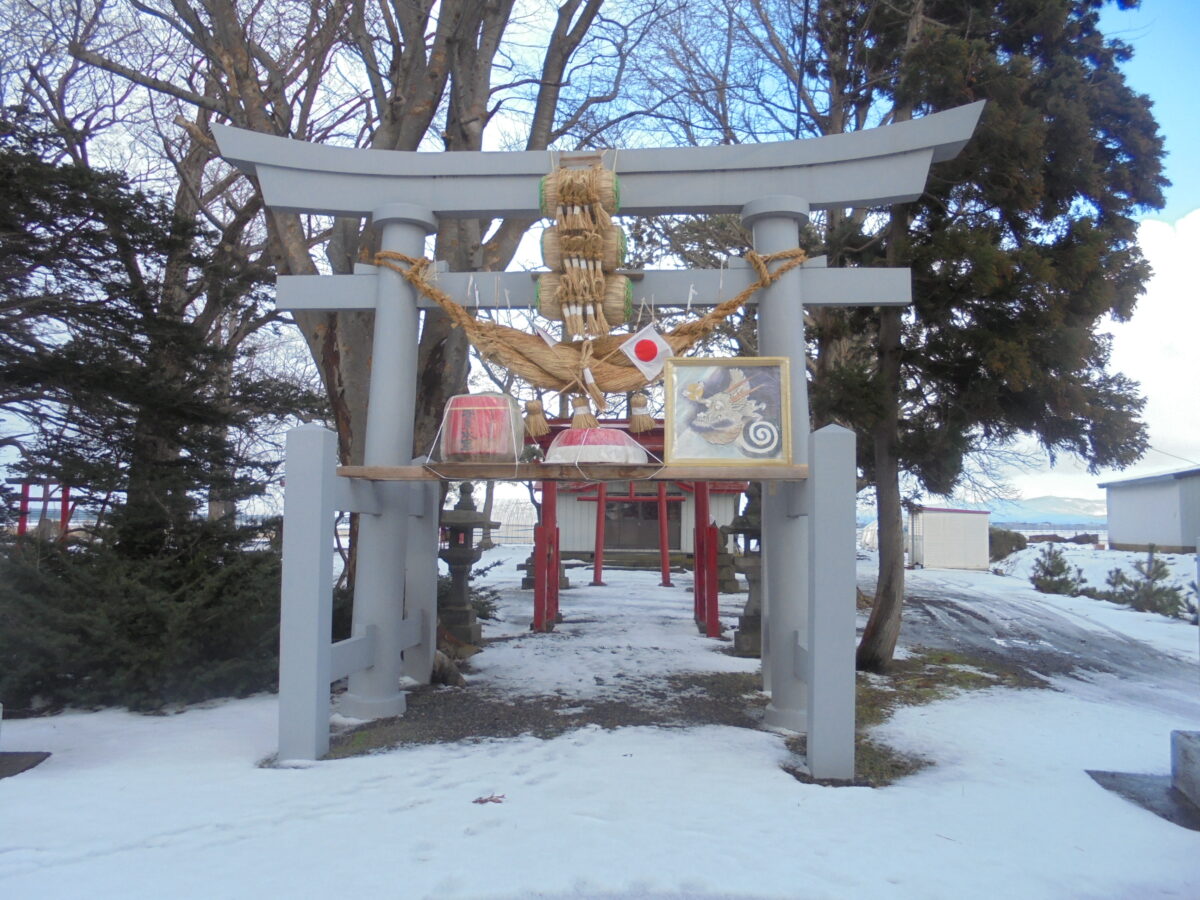 月夜見神社（蓮川観音堂）／鳥居低いですね